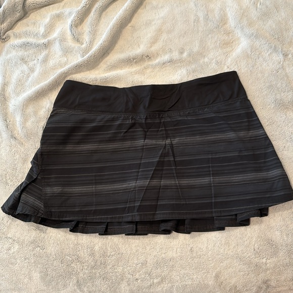 Lulu Pace Setter skirt size 8 - Picture 3 of 5